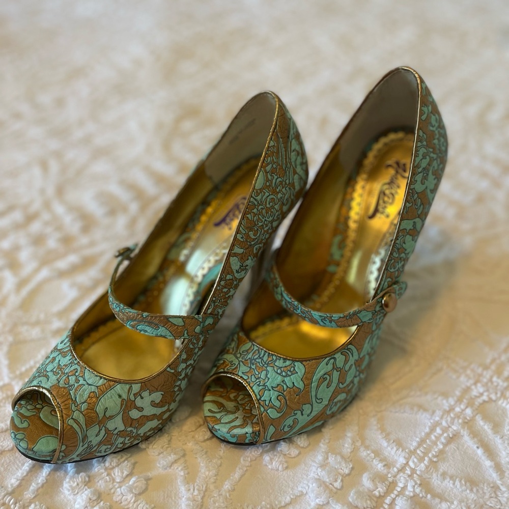 Hale Bob turquoise and gold mary Jane statement heels size 7.5.
